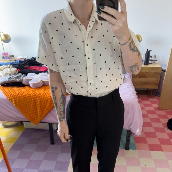 Uniqlo - rayon button down t-shirt - white polka dot - size S - Picture 3 of 5